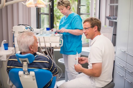 9999 - Zahnarzt Dr. Alexander Schnotz - Ihr Zahnarzt bei den Erlangen Arcaden (artur 520 EUR) 18